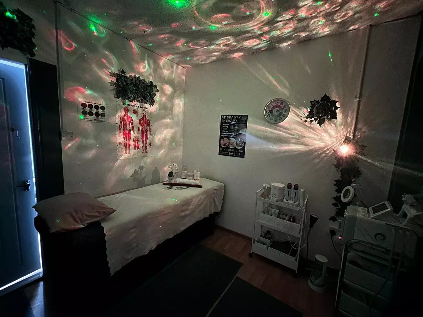 Eyebrow Shape and Tint at RT Beauty Therapy