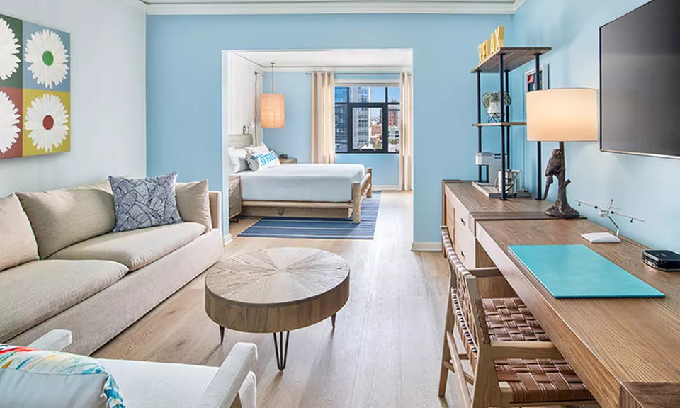 4-Star Stay With Rooftop Pool in San Diego's Lively Gaslamp Quarter

