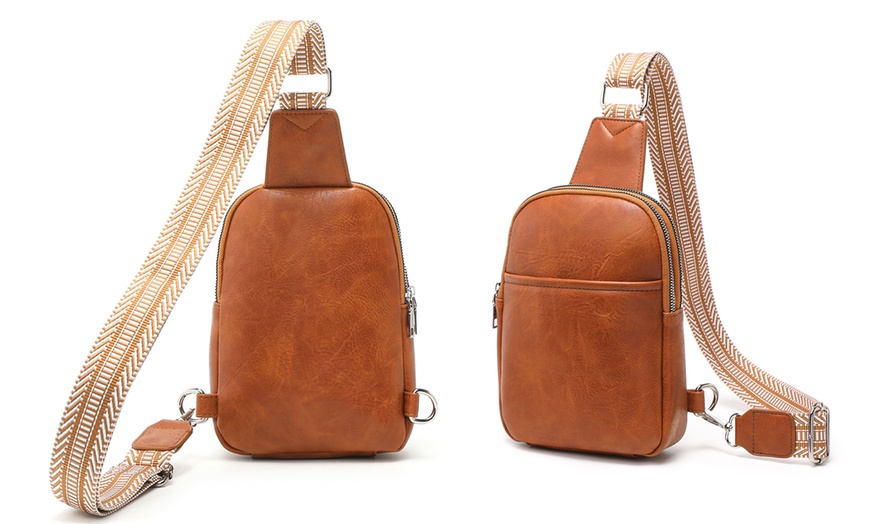 Image 2: Unisex Convertible Multi-Wear Chest Bag