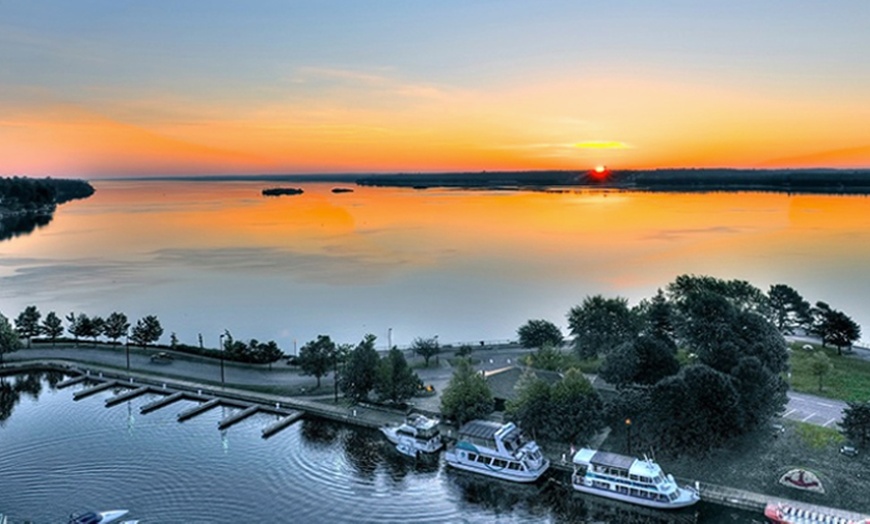 Image 2: Cruises on the Thousand Islands