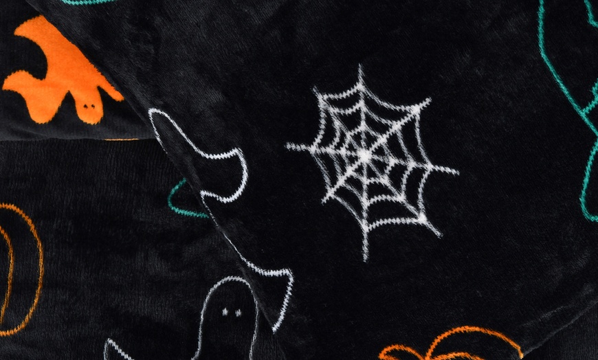 Image 3: Smart Living Reversible Halloween Mix Duvet Set