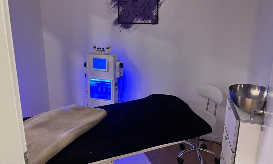 Image 3: Aqua-Facial, Microneedling oder BB-Glow-Behandlung für 1 Person