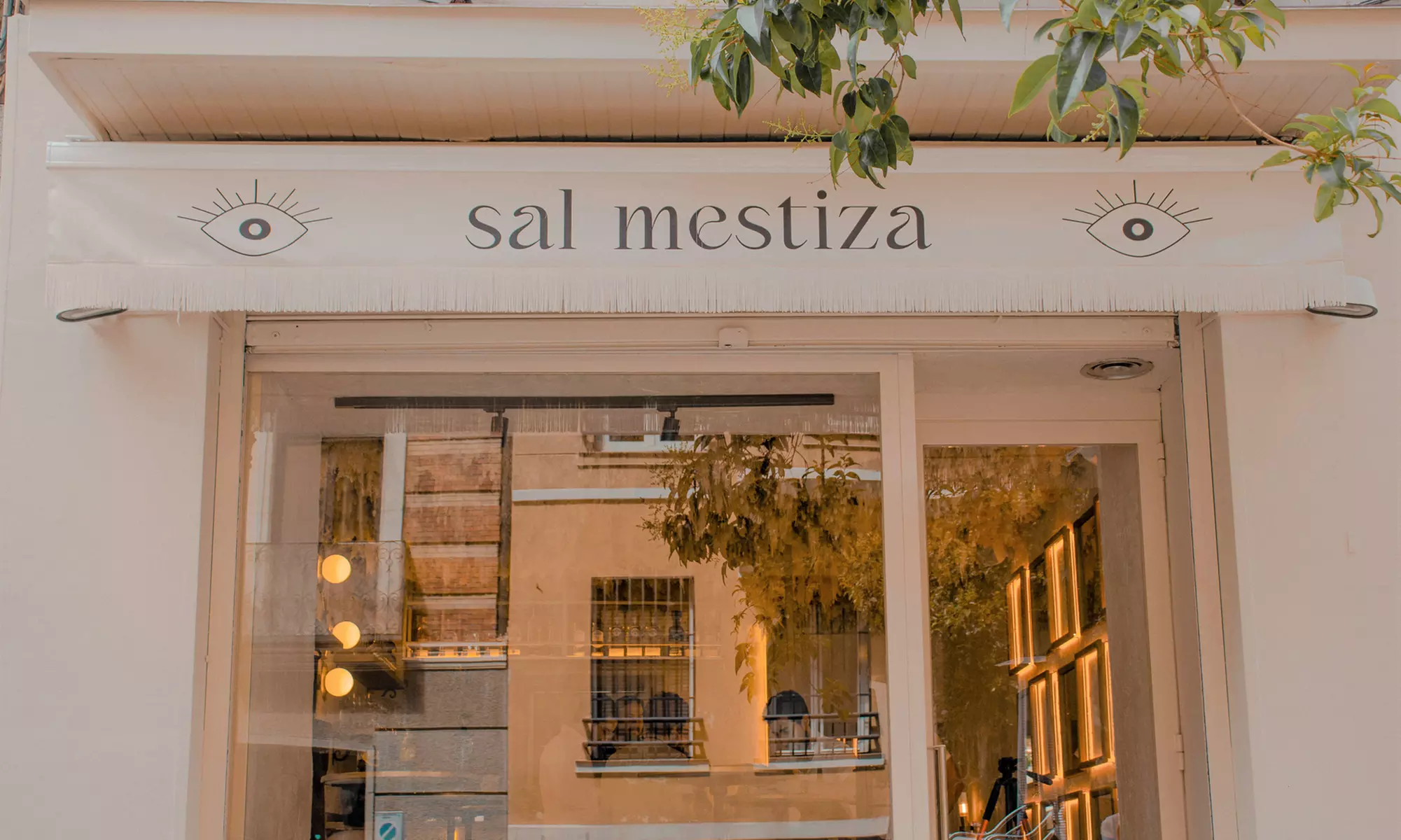 Menú mexicano para 2 o 4 personas con platos, bebidas y cócteles