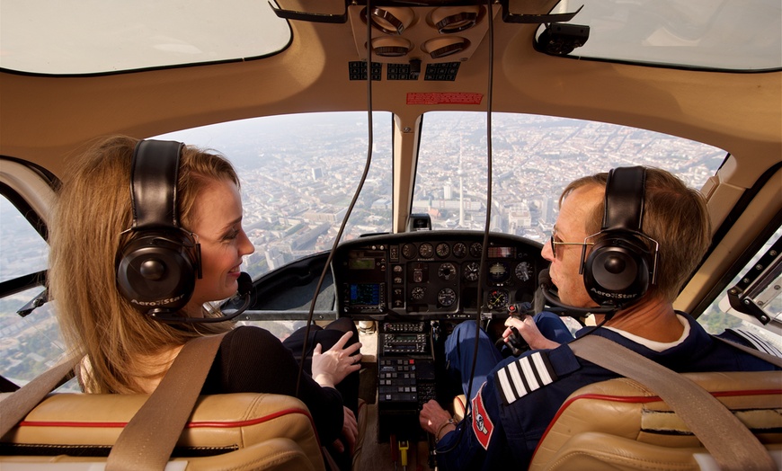 Image 2: Wertgutschein: Helikopter-Rundflug über Berlin-Brandenburg