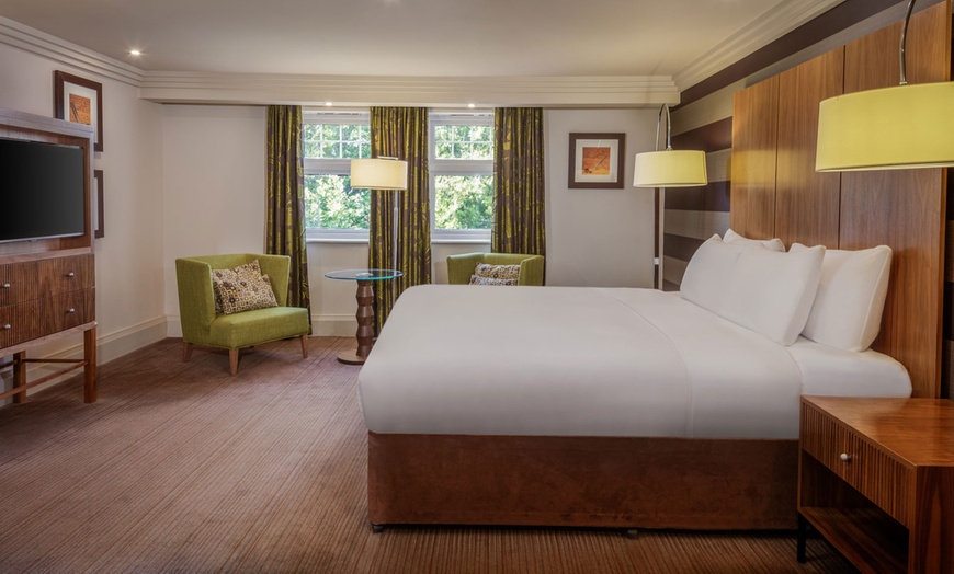 Image 2: QHotels Warwickshire: Queen/Twin Room w/ Breakfast and Dinner Credit