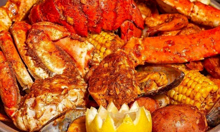 Image 5: Seafood Lovers’ Feast: $30 Dining Credit or Platters for Two or More