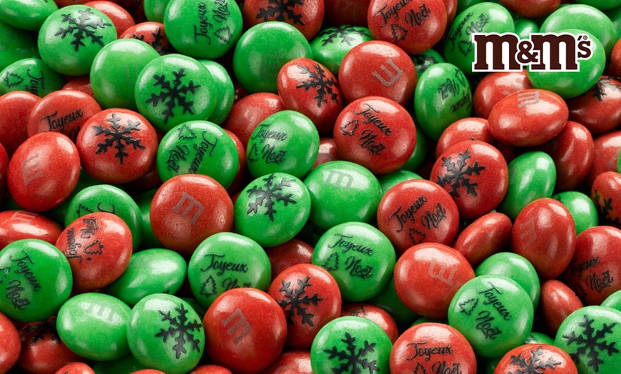 Image 1: Surprenez vos proches avec des M&M'S® personnalisés pour Noël