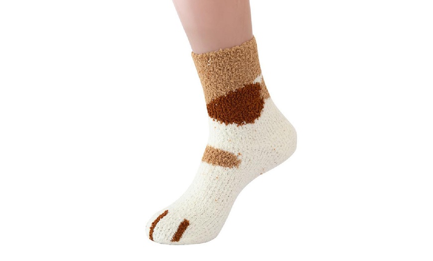 Image 4: One or Six Pairs of Fleece Cat Paw Socks