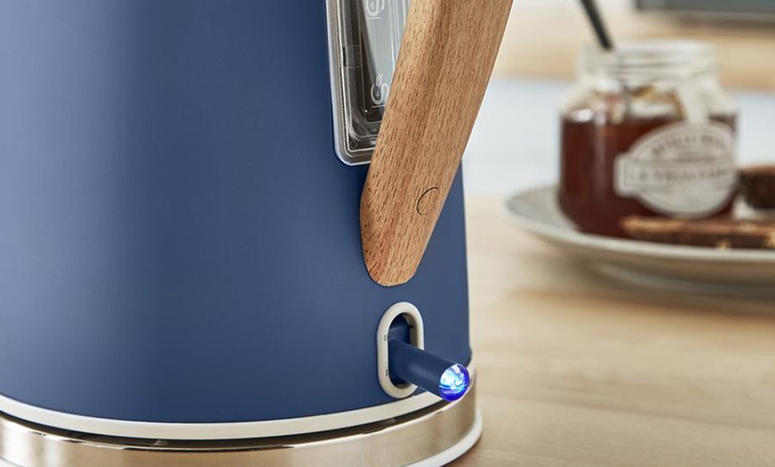 Image 15: Swan Nordic Kettle and Toaster
