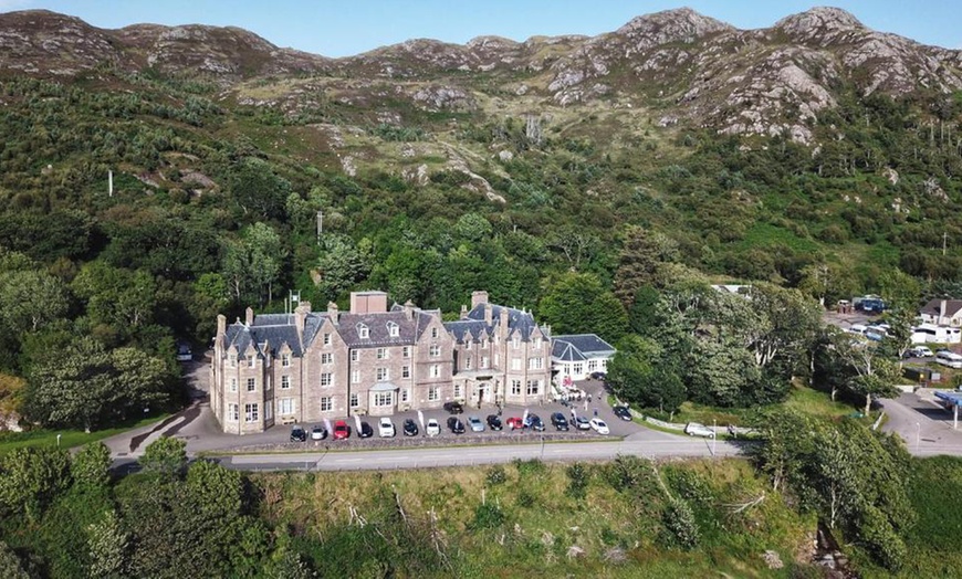 Image 3: Gairloch: Standard Double Room with Breakfast