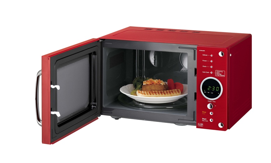 Image 22: Daewoo Retro-Style Microwave