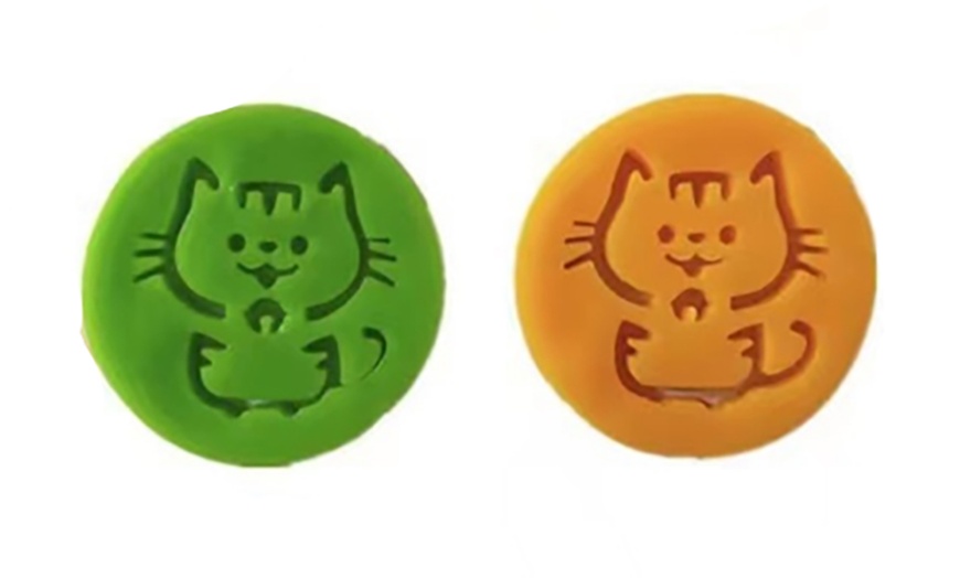 Image 5: Two or Four Pet Hair Removal Laundry Balls