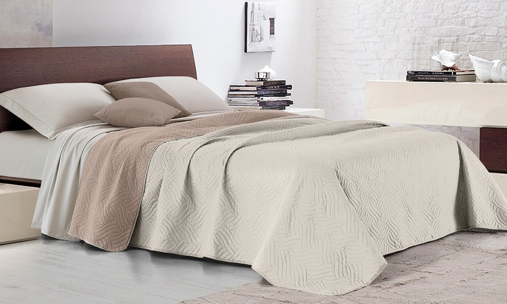 Zweifarbige Tagesdecke