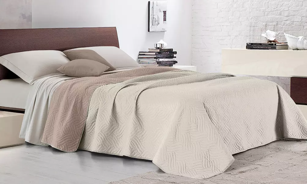 Zweifarbige Tagesdecke