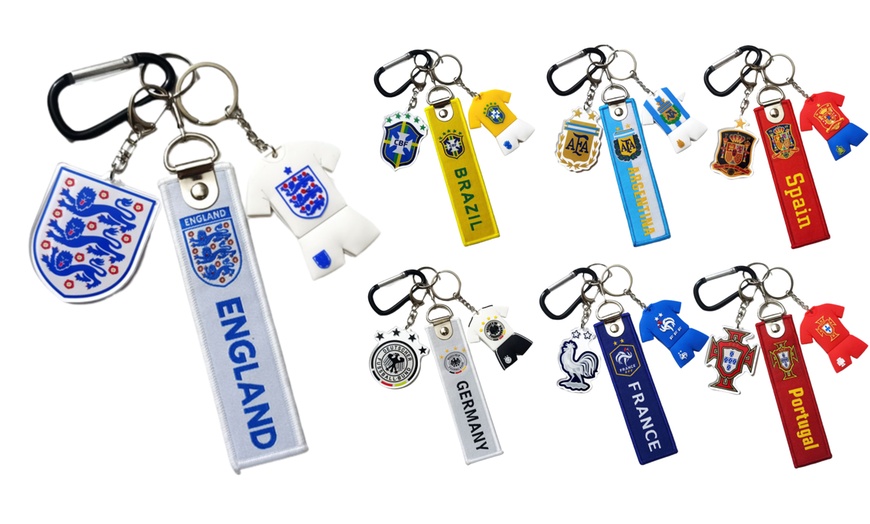 Image 1: World Cup 2022 Keychains with Coloured Badge Logos