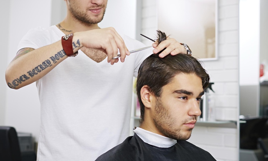 Image 1: Men's Grooming Package