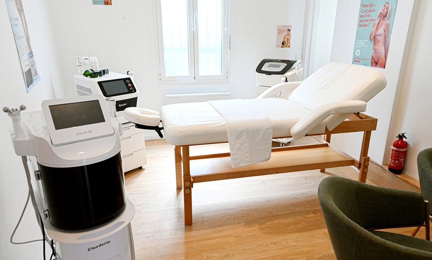 Image 5: HydraFacial à Vanves : une peau éclatante, nettoyée et hydratée