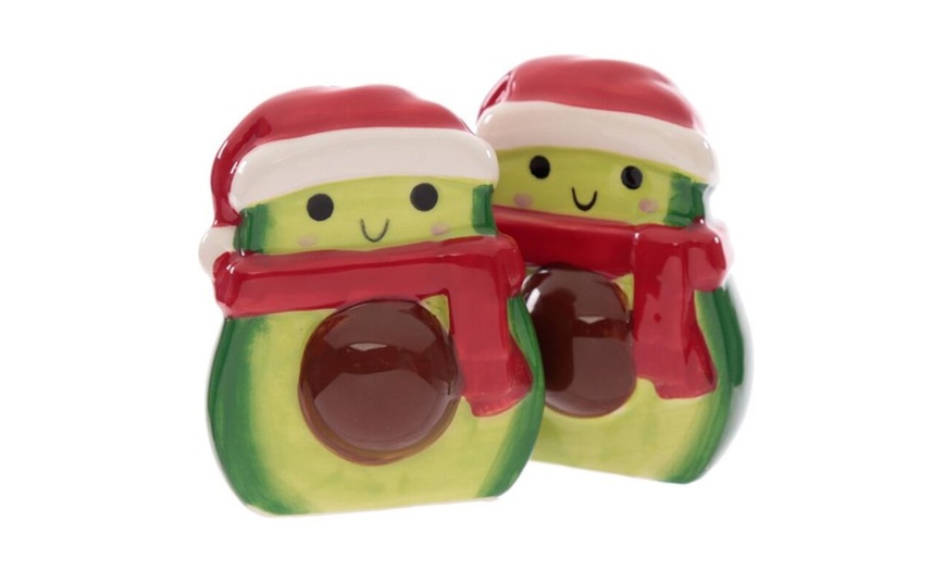 Image 6: Christmas Salt and Pepper Set