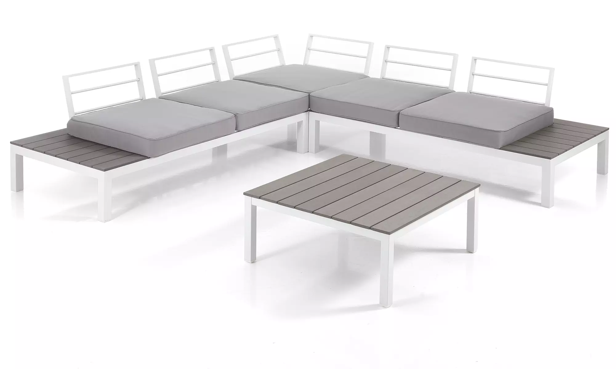 Tomasucci Loungemöbel für Innen und Außen