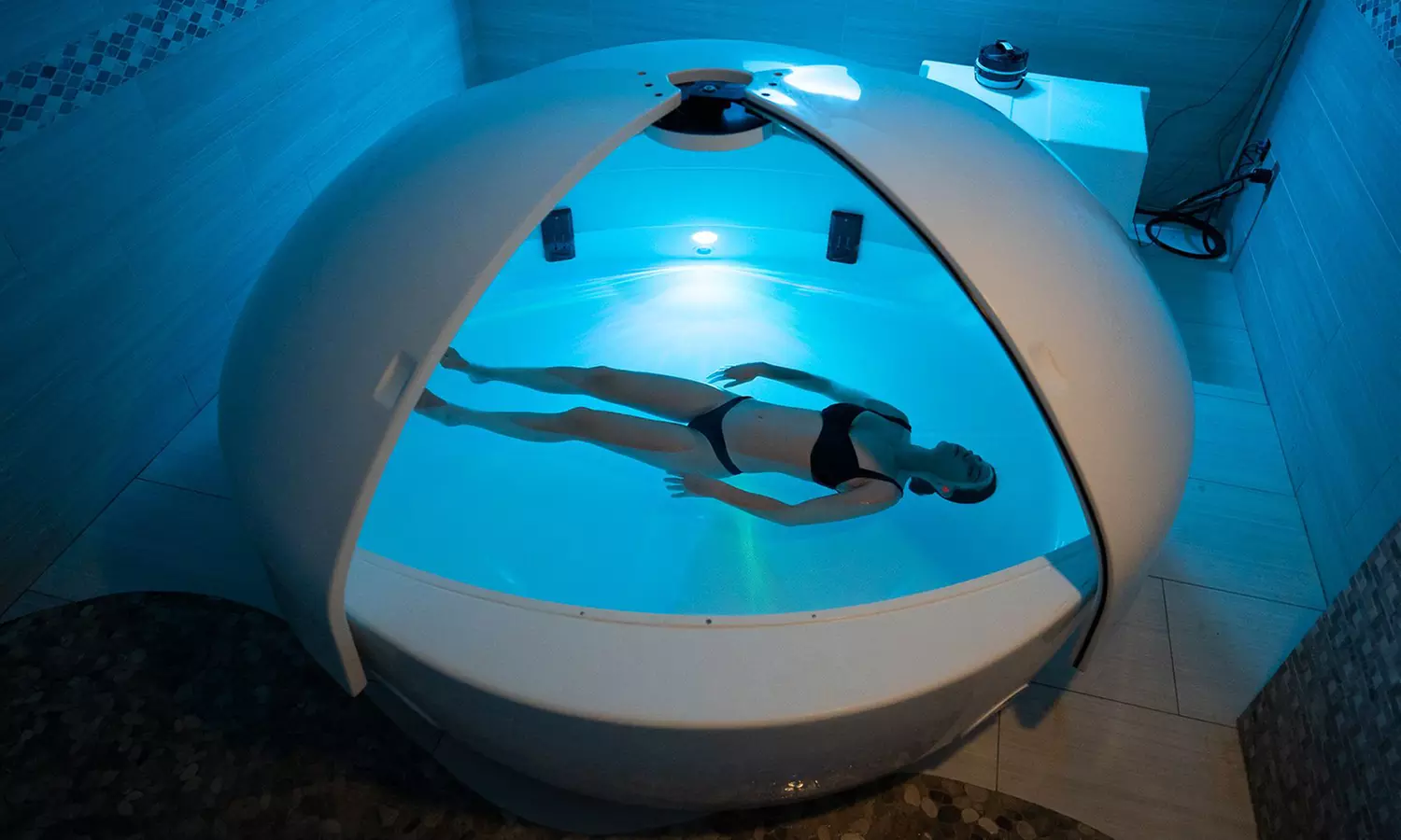 Unwind and Rejuvenate: Experience 60-Minute Float Therapy Session