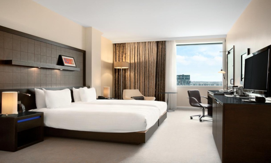 Image 8: London: 1- or 2-Night Break with Choice of Attraction