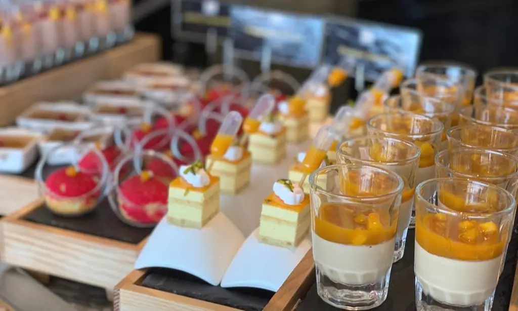 5* Saturday Brunch w/Optional Pool Access: Child AED 75, Adult AED 149