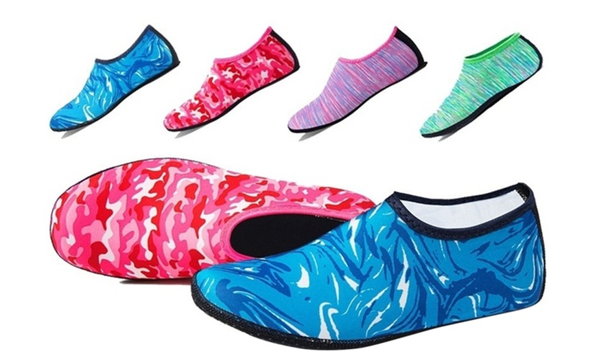 Image 1: Kids' Diving Water Beach Socks