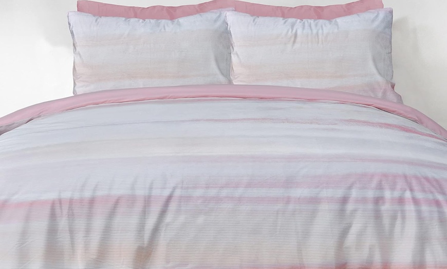 Image 4: Reversible Ribbed Velvet Duvet Set