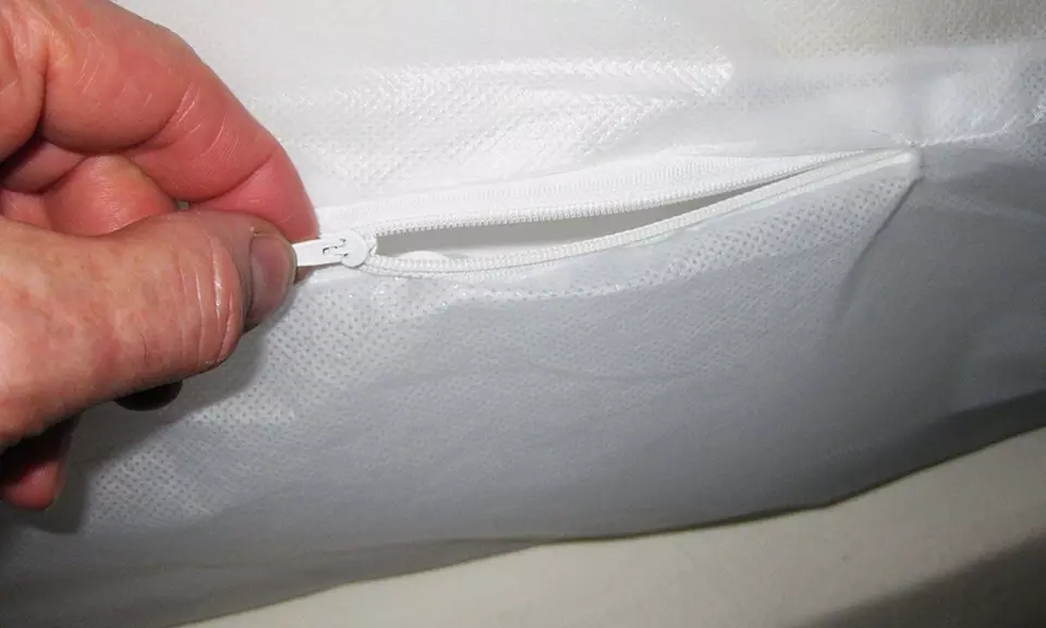 4-in-1 Zippered Bed Bug Blocker Mattress Protector - Second Medium
