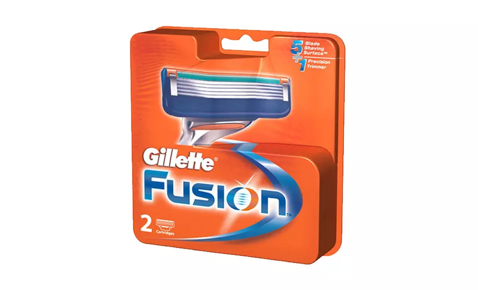 Gillette Fusion Men's Razor and Limited Edition Travel Kit - Second Medium