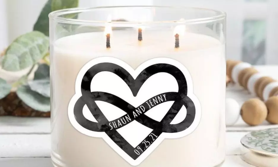 Create Custom Holiday Vibes with Personalized 3-Wick Candles