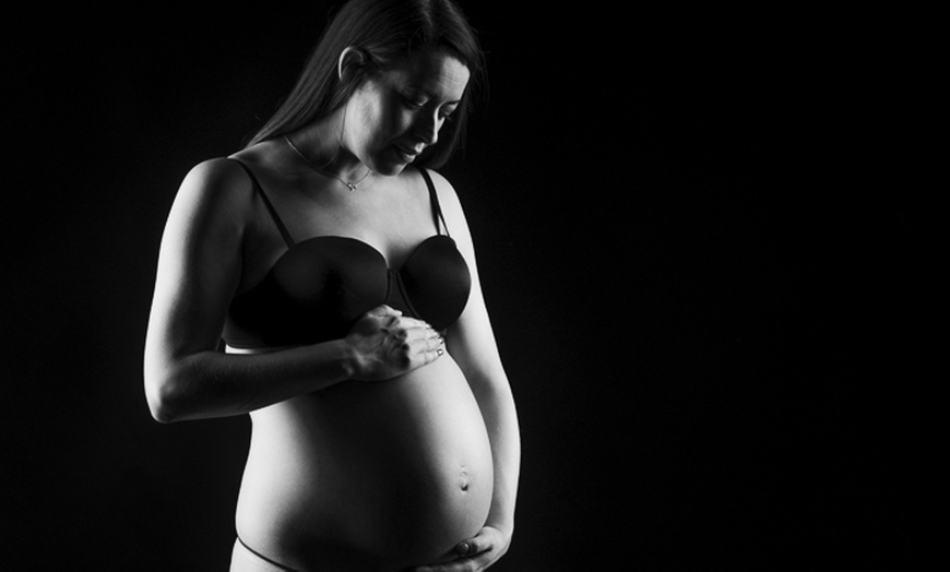 Image 5: Newborn or Bump to Baby Photoshoot