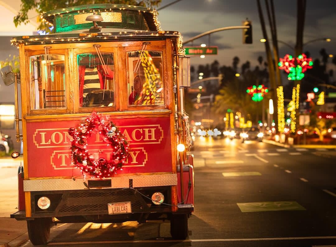 Hop Aboard for Holiday Lights Tour w/ Classic Cable Car in Long Beach