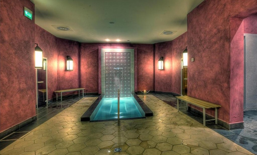 Image 16: Catania 4*: Soggiorno con colazione, mezza pensione, piscina e Spa