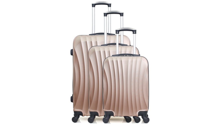 Image 23: Hero Set of Three Suitcases