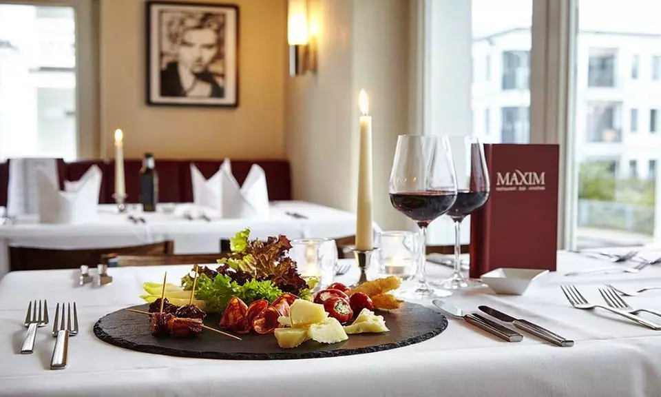 Rügen: 2-Zimmer-Suite mit Balkon inkl. Halbpension