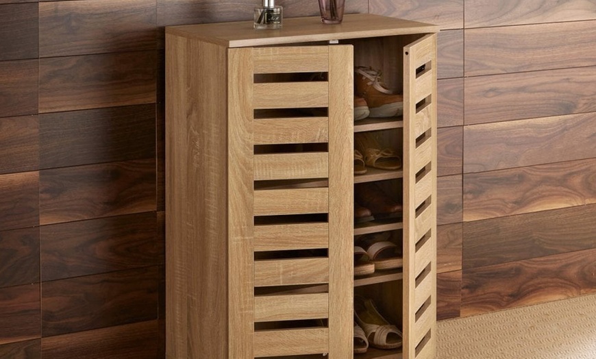 Image 23: Norway Two- or Three-Door Shoe Cabinet