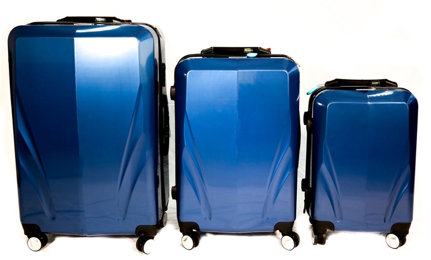 Image 9: Discovery Three-Piece Luggage