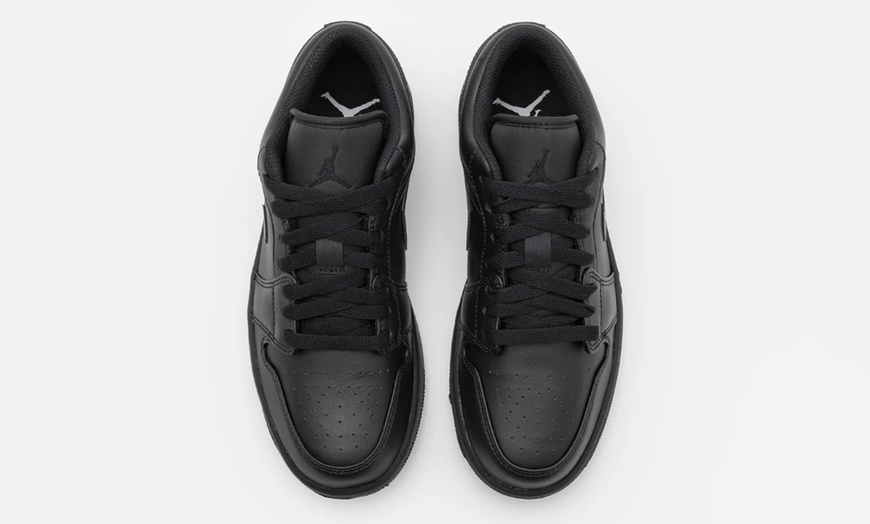 Image 5: Nike Air Jordan Low Men's Trainers