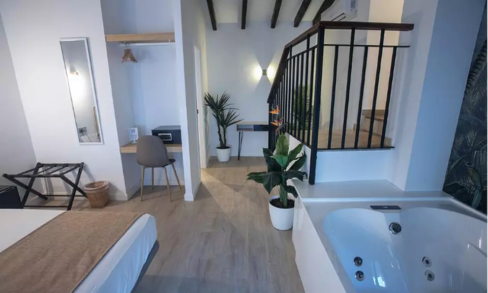 Córdoba: habitación doble con desayuno y minibar