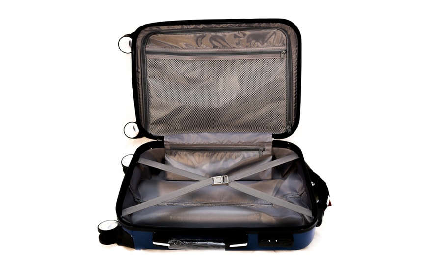 Image 12: Discovery Three-Piece Luggage