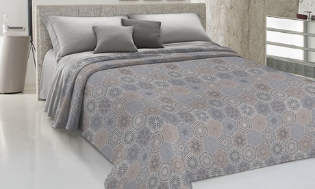 Copriletto in cotone piquet disponibile in 3 misure e 3 colori