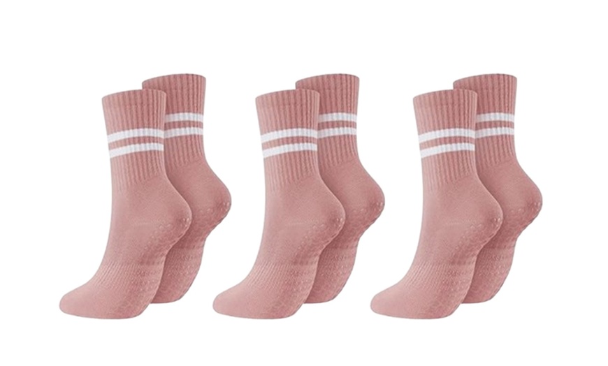 Image 9: Three Packs of Slip-Resistant Workout Socks