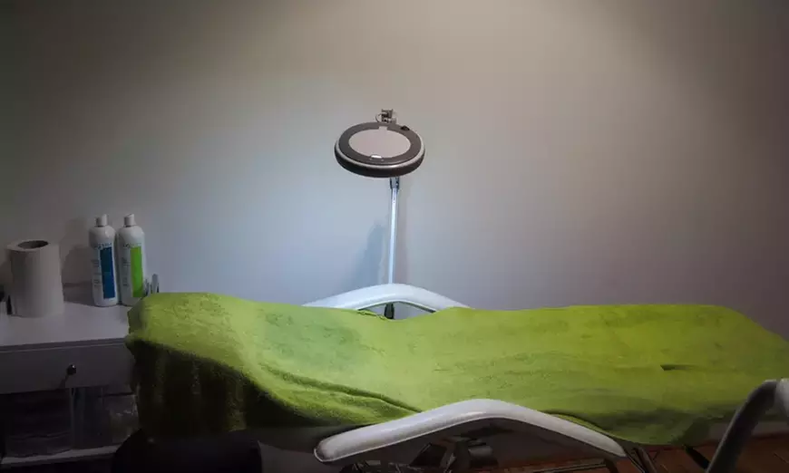 Tratamiento facial de fototerapia LED en Sábila