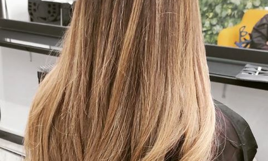 Image 12: Pacchetti con trattamenti per capelli da Viola Hair Studio