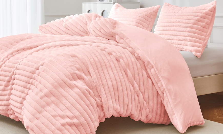Image 2: Faux Rabbit Fur Plush Ribbed Duvet Set