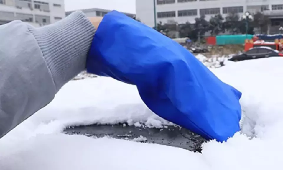 1 ou 2 moufles-grattoirs à glace