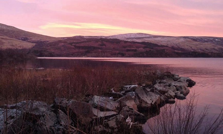 Image 2: 4* Loch Lomond Stay