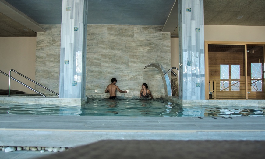 Image 5: Circuito de spa con masaje relax o terapéutico y opción a Cava