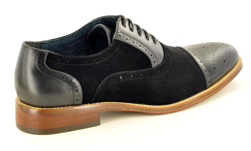 Image 7: Two-Tone Men's Brogue Shoes